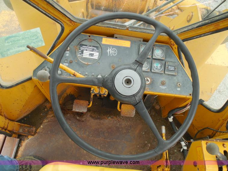 image for item I3336 1979 Clark 45C wheel loader
