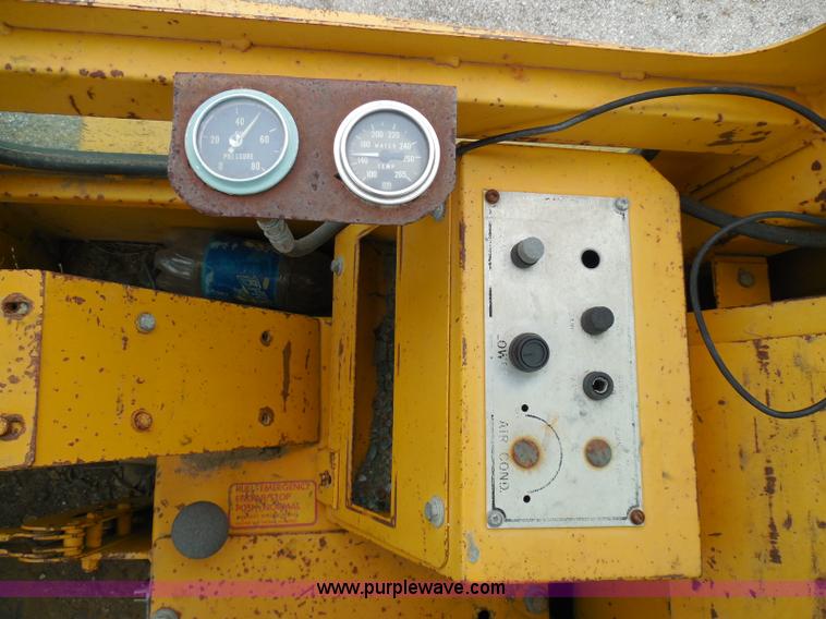 image for item I3336 1979 Clark 45C wheel loader