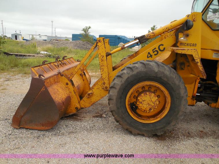 image for item I3336 1979 Clark 45C wheel loader