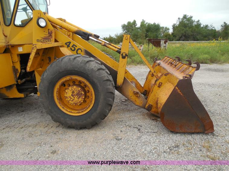 image for item I3336 1979 Clark 45C wheel loader