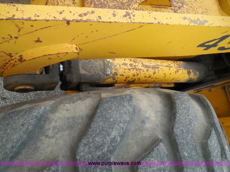 image for item I3336 1979 Clark 45C wheel loader