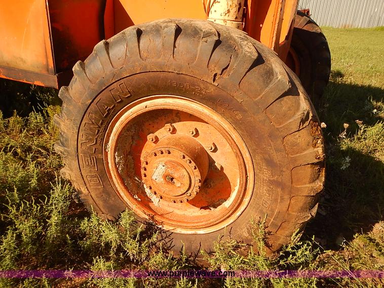 image for item I5754 1986 Lull 644-TT Highlander II telehandler