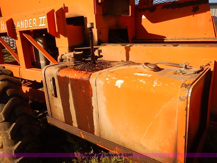 image for item I5754 1986 Lull 644-TT Highlander II telehandler