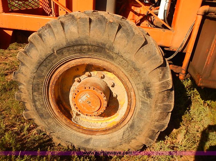 image for item I5754 1986 Lull 644-TT Highlander II telehandler