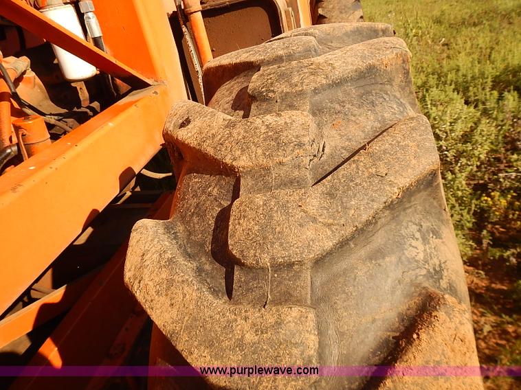 image for item I5754 1986 Lull 644-TT Highlander II telehandler