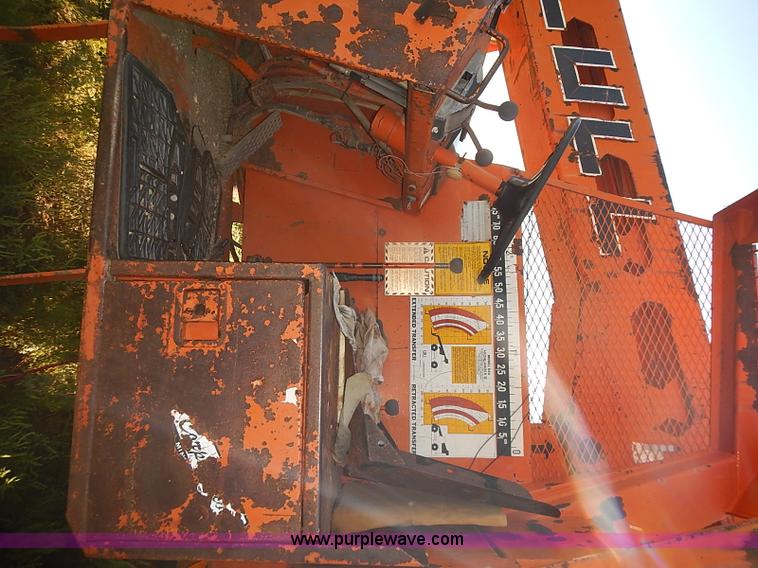 image for item I5754 1986 Lull 644-TT Highlander II telehandler