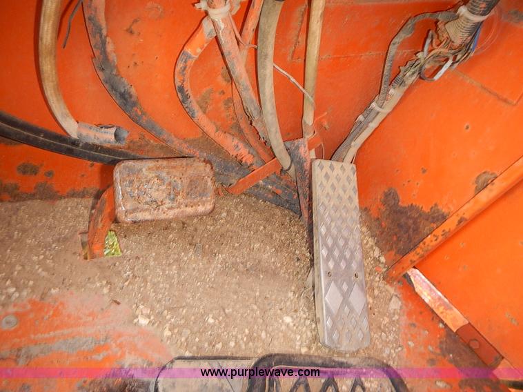 image for item I5754 1986 Lull 644-TT Highlander II telehandler