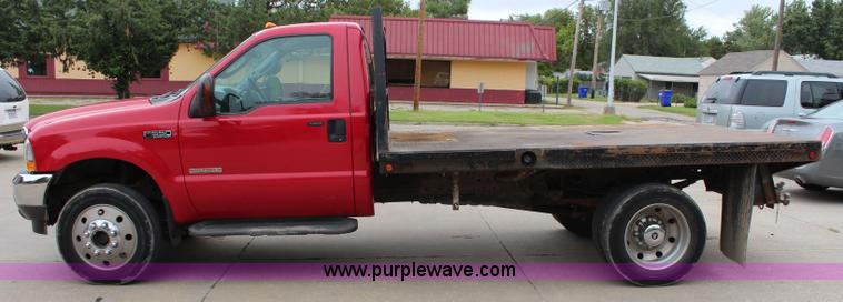 image for item I5855 2004 Ford F550 Super Duty XLT flatbed truck