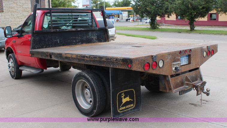 image for item I5855 2004 Ford F550 Super Duty XLT flatbed truck