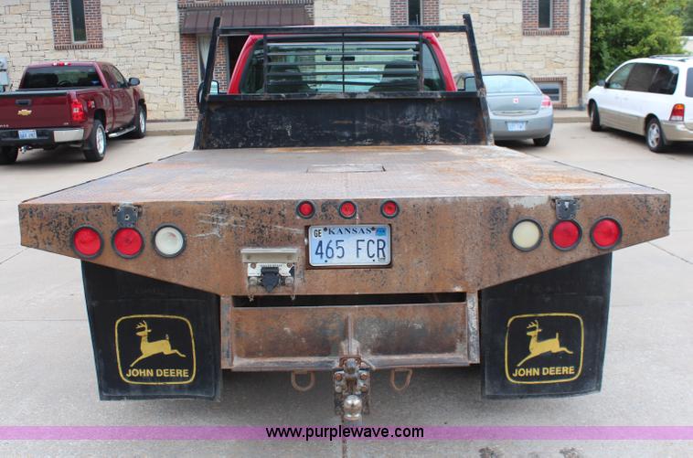 image for item I5855 2004 Ford F550 Super Duty XLT flatbed truck