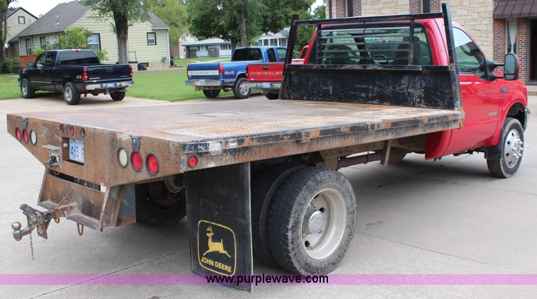image for item I5855 2004 Ford F550 Super Duty XLT flatbed truck