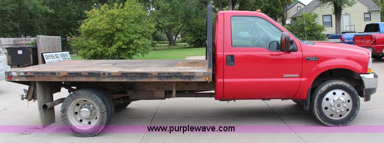 image for item I5855 2004 Ford F550 Super Duty XLT flatbed truck