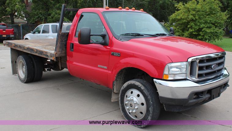 image for item I5855 2004 Ford F550 Super Duty XLT flatbed truck