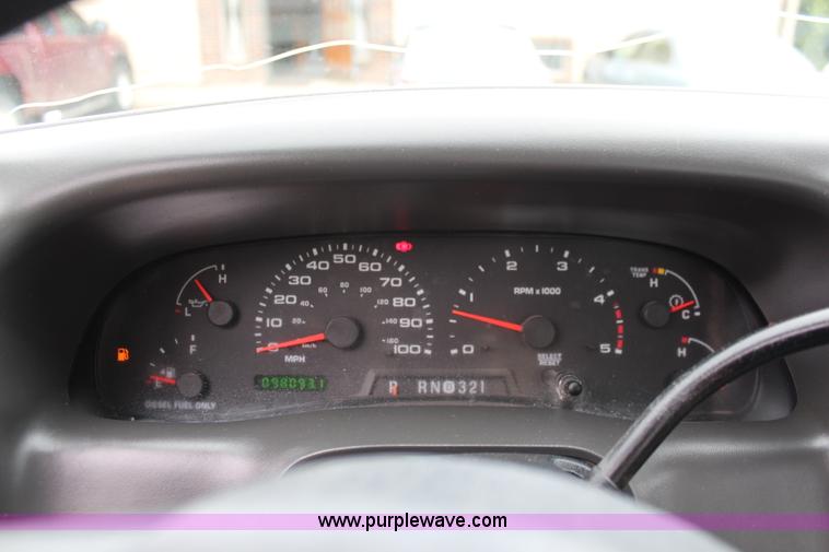 image for item I5855 2004 Ford F550 Super Duty XLT flatbed truck