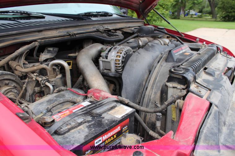 image for item I5855 2004 Ford F550 Super Duty XLT flatbed truck