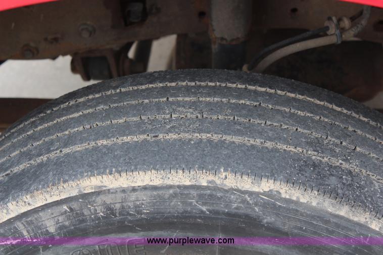 image for item I5855 2004 Ford F550 Super Duty XLT flatbed truck