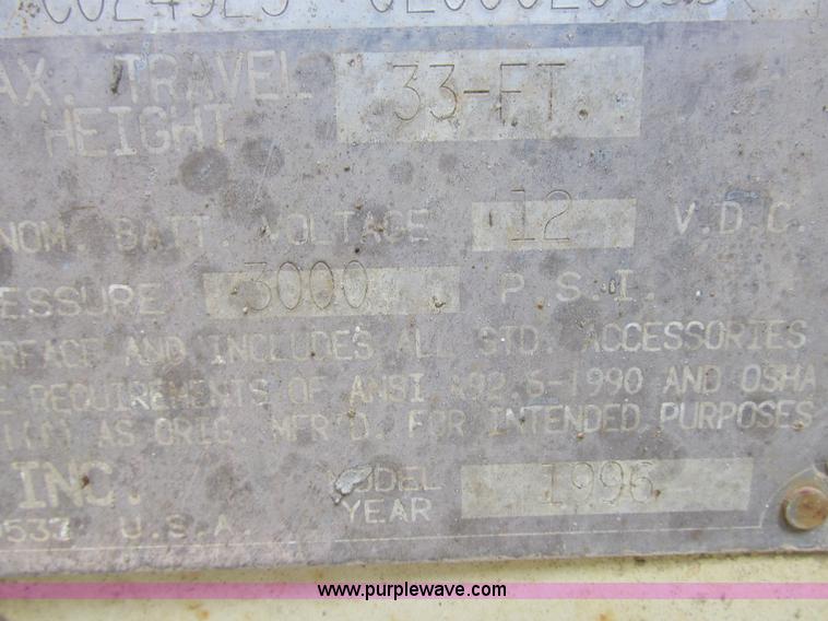 image for item I8950 1996 JLG 33RTS scissor lift