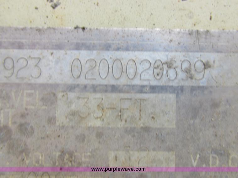 image for item I8950 1996 JLG 33RTS scissor lift