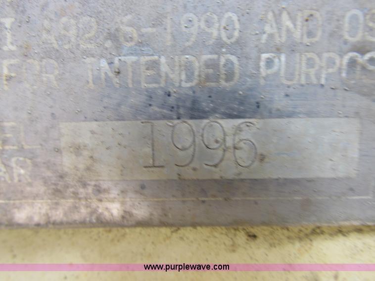 image for item I8950 1996 JLG 33RTS scissor lift