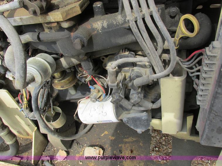 image for item I8950 1996 JLG 33RTS scissor lift