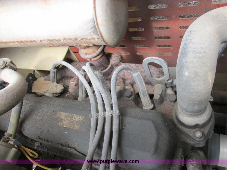 image for item I8950 1996 JLG 33RTS scissor lift