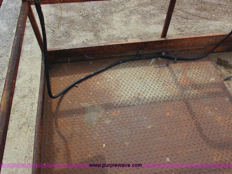 image for item I8950 1996 JLG 33RTS scissor lift