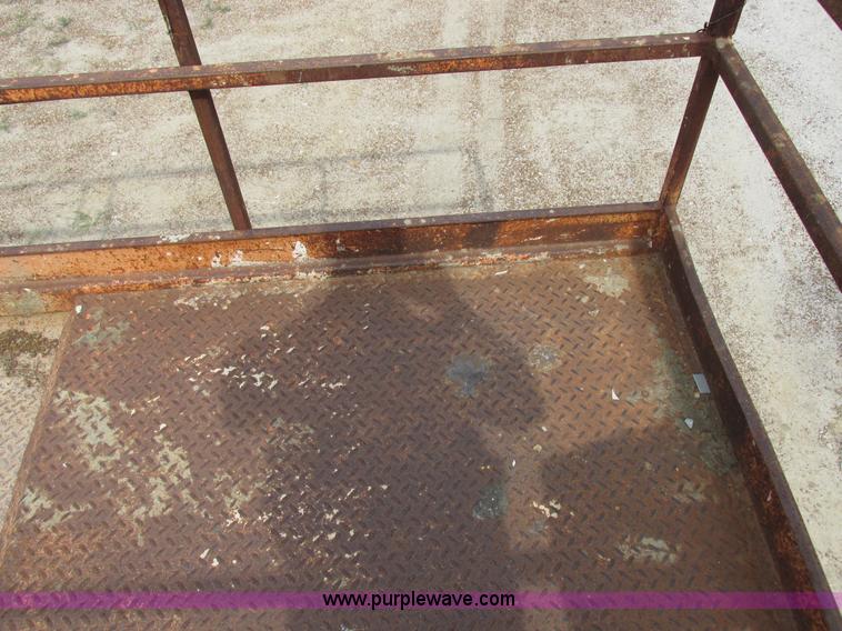 image for item I8950 1996 JLG 33RTS scissor lift