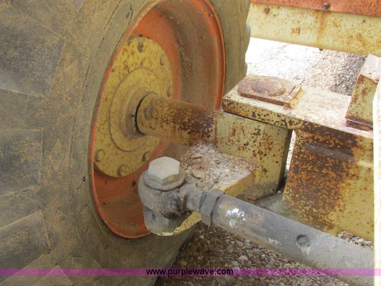 image for item I8950 1996 JLG 33RTS scissor lift