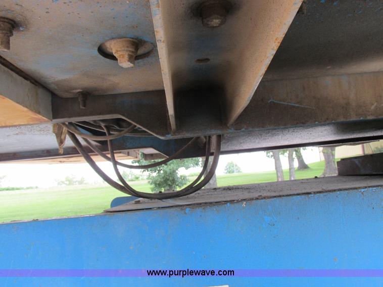 image for item I8951 1997 Genie S60 boom lift