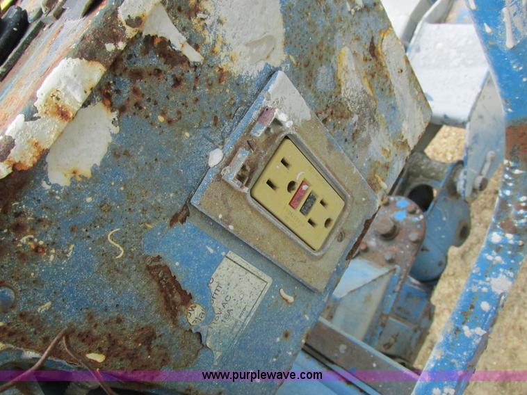 image for item I8951 1997 Genie S60 boom lift