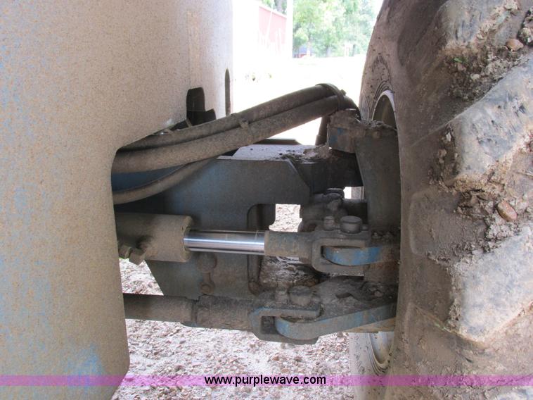 image for item I8951 1997 Genie S60 boom lift