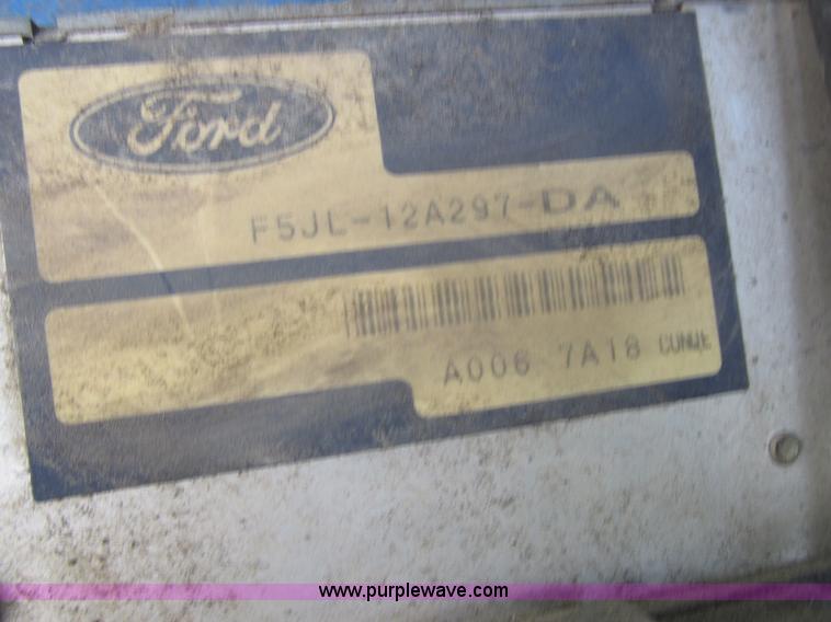 image for item I8951 1997 Genie S60 boom lift