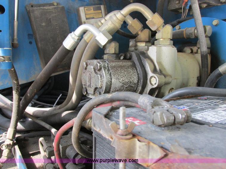 image for item I8951 1997 Genie S60 boom lift