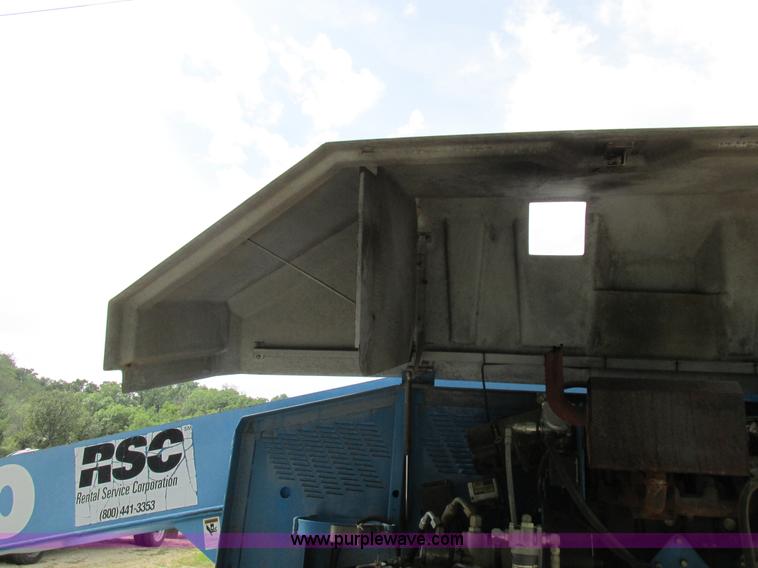 image for item I8951 1997 Genie S60 boom lift