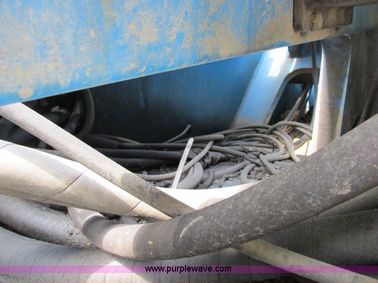 image for item I8951 1997 Genie S60 boom lift