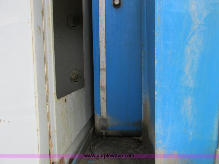 image for item I8951 1997 Genie S60 boom lift