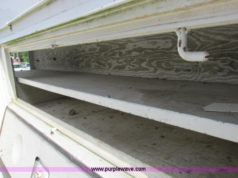 image for item I8952 1990 Ford F450 Super Duty XL utility truck