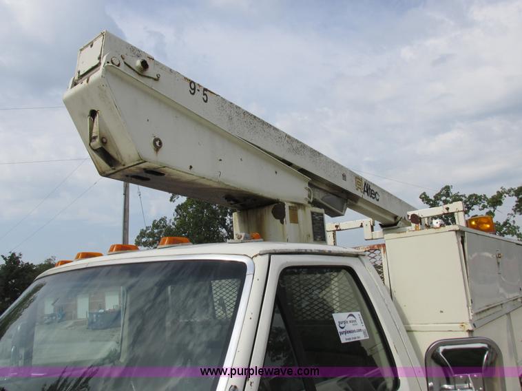 image for item I8952 1990 Ford F450 Super Duty XL utility truck