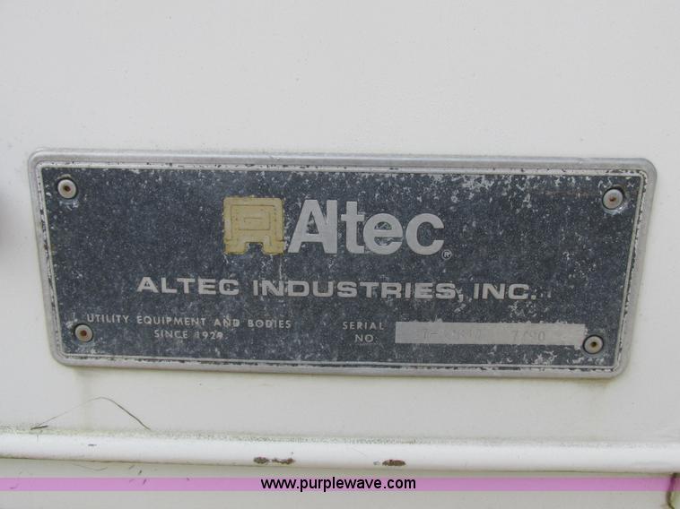 image for item I8952 1990 Ford F450 Super Duty XL utility truck