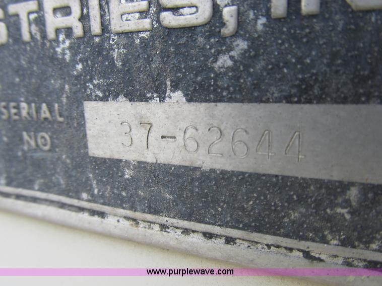 image for item I8952 1990 Ford F450 Super Duty XL utility truck