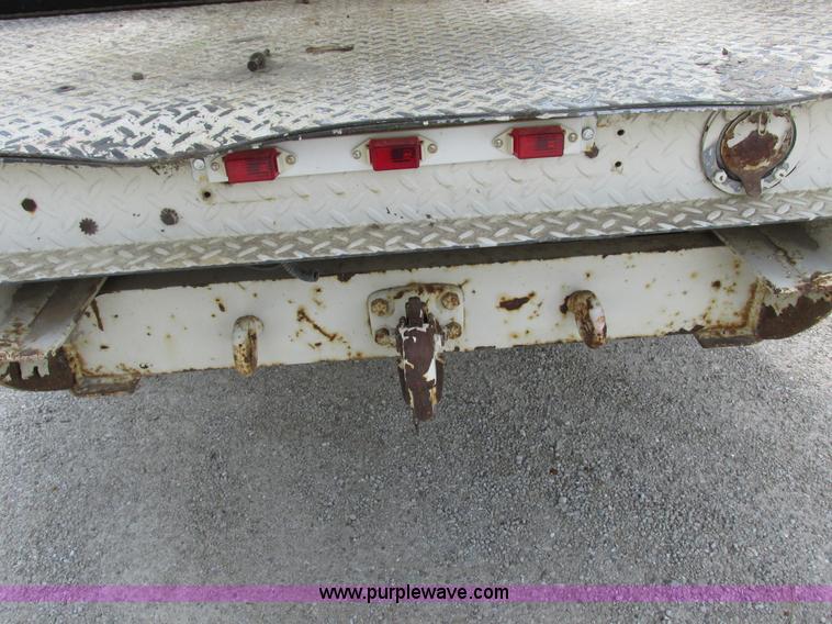 image for item I8952 1990 Ford F450 Super Duty XL utility truck