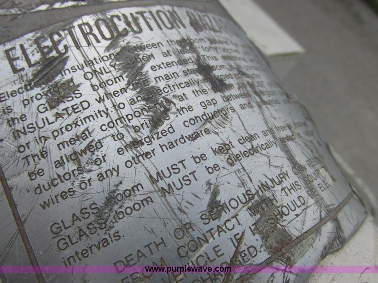 image for item I8952 1990 Ford F450 Super Duty XL utility truck