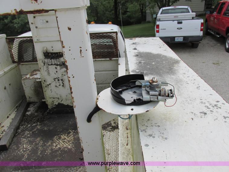 image for item I8952 1990 Ford F450 Super Duty XL utility truck