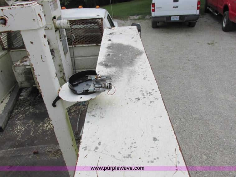 image for item I8952 1990 Ford F450 Super Duty XL utility truck