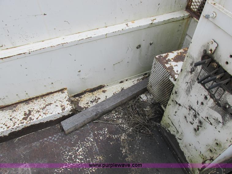 image for item I8952 1990 Ford F450 Super Duty XL utility truck