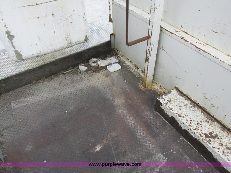 image for item I8952 1990 Ford F450 Super Duty XL utility truck