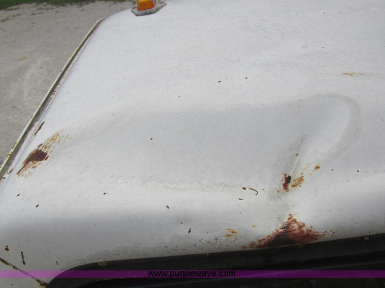 image for item I8952 1990 Ford F450 Super Duty XL utility truck