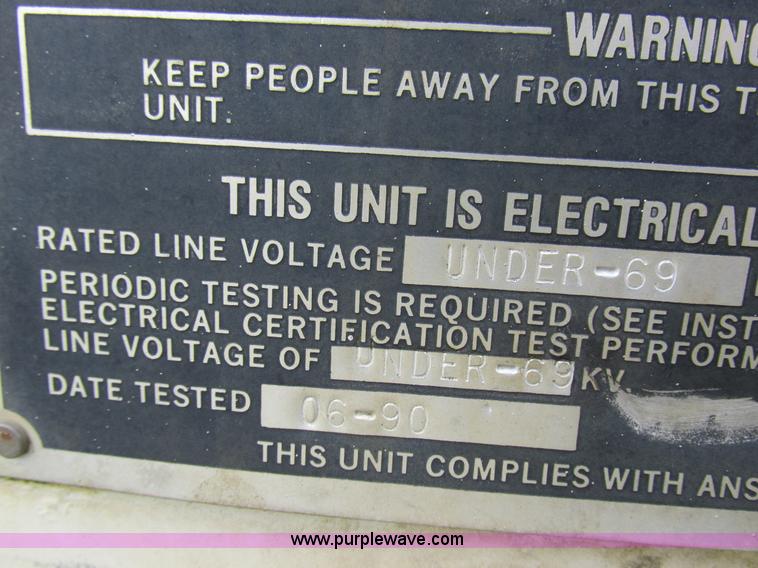 image for item I8952 1990 Ford F450 Super Duty XL utility truck