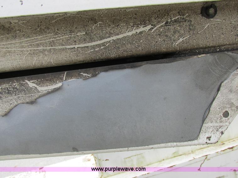 image for item I8952 1990 Ford F450 Super Duty XL utility truck