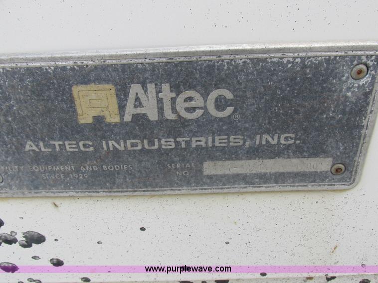 image for item I8952 1990 Ford F450 Super Duty XL utility truck